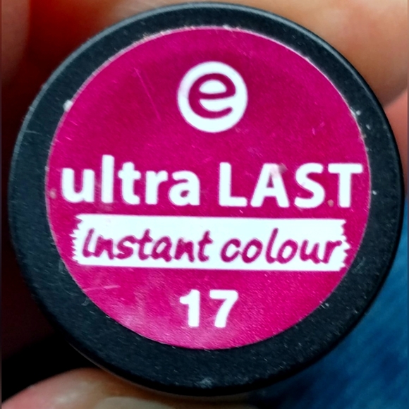 Essence Ultra Last Instant Colour Lipstick - 17 Bur-berry - Picture 1 of 6